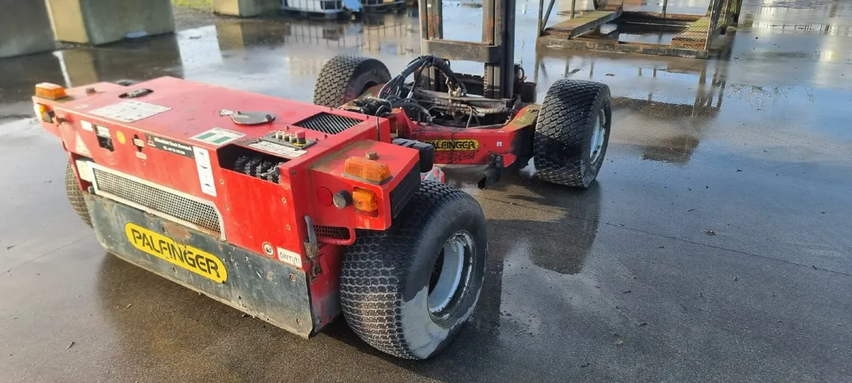 PALFINGER Forklift - Image 4