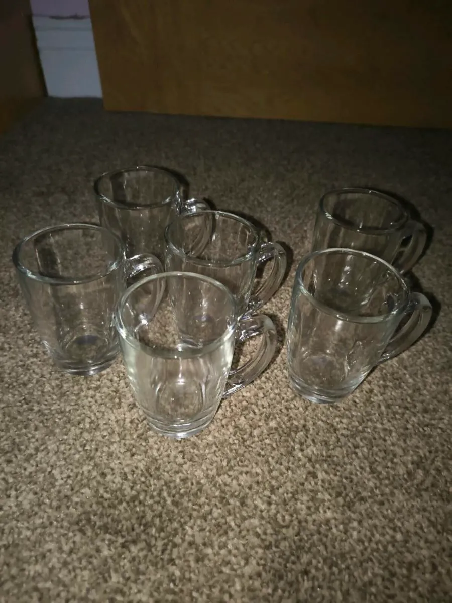 Small glasses with handles - Image 1