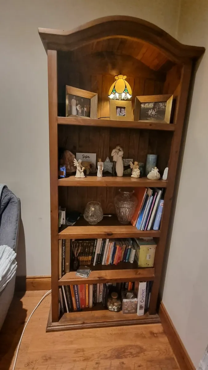 Beautiful solid oak Bookcase - Image 1