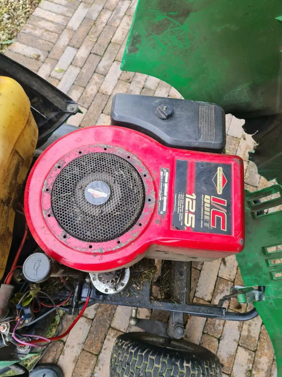 Ride on mower - Image 2