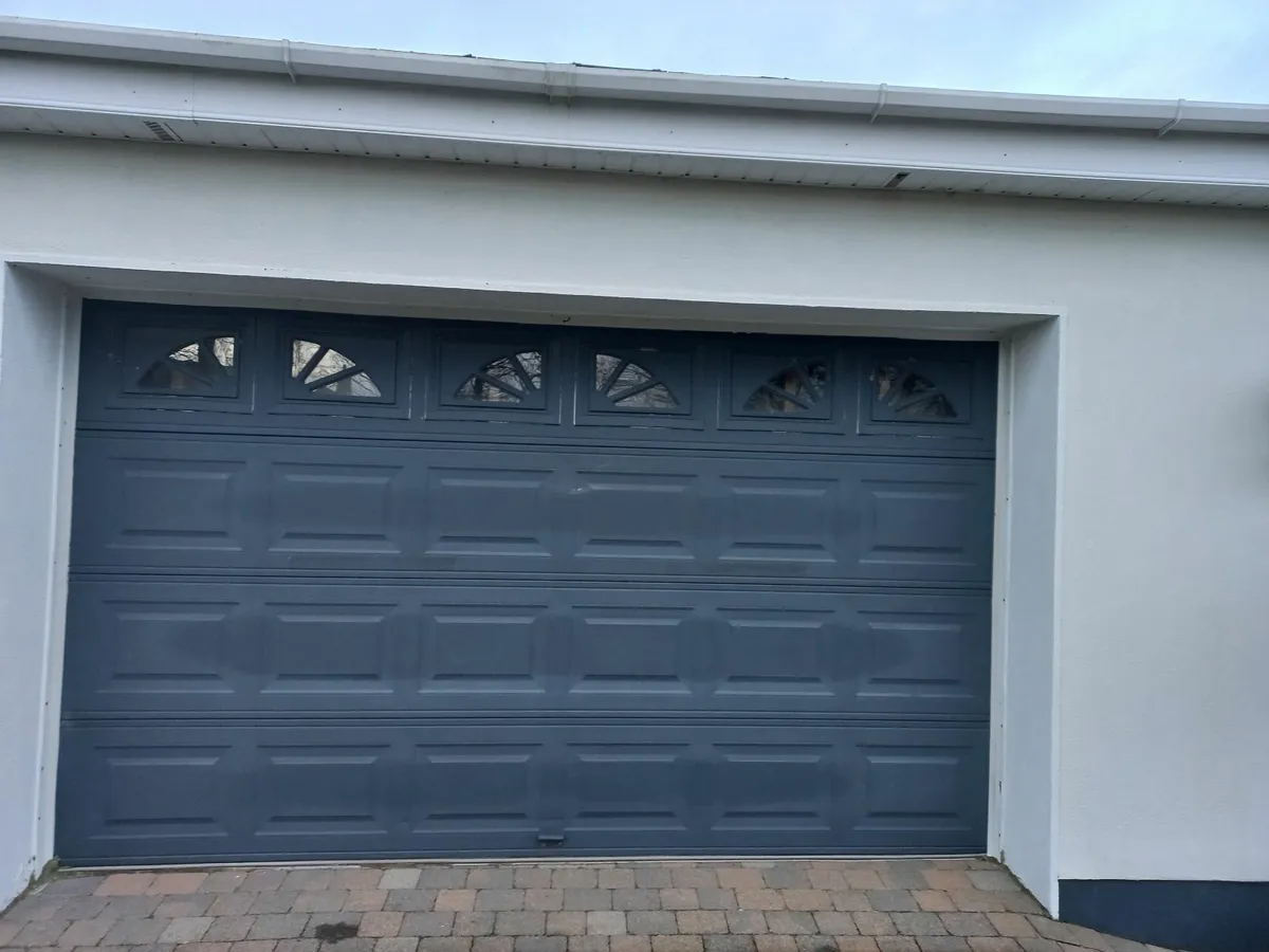 garage door - Image 2
