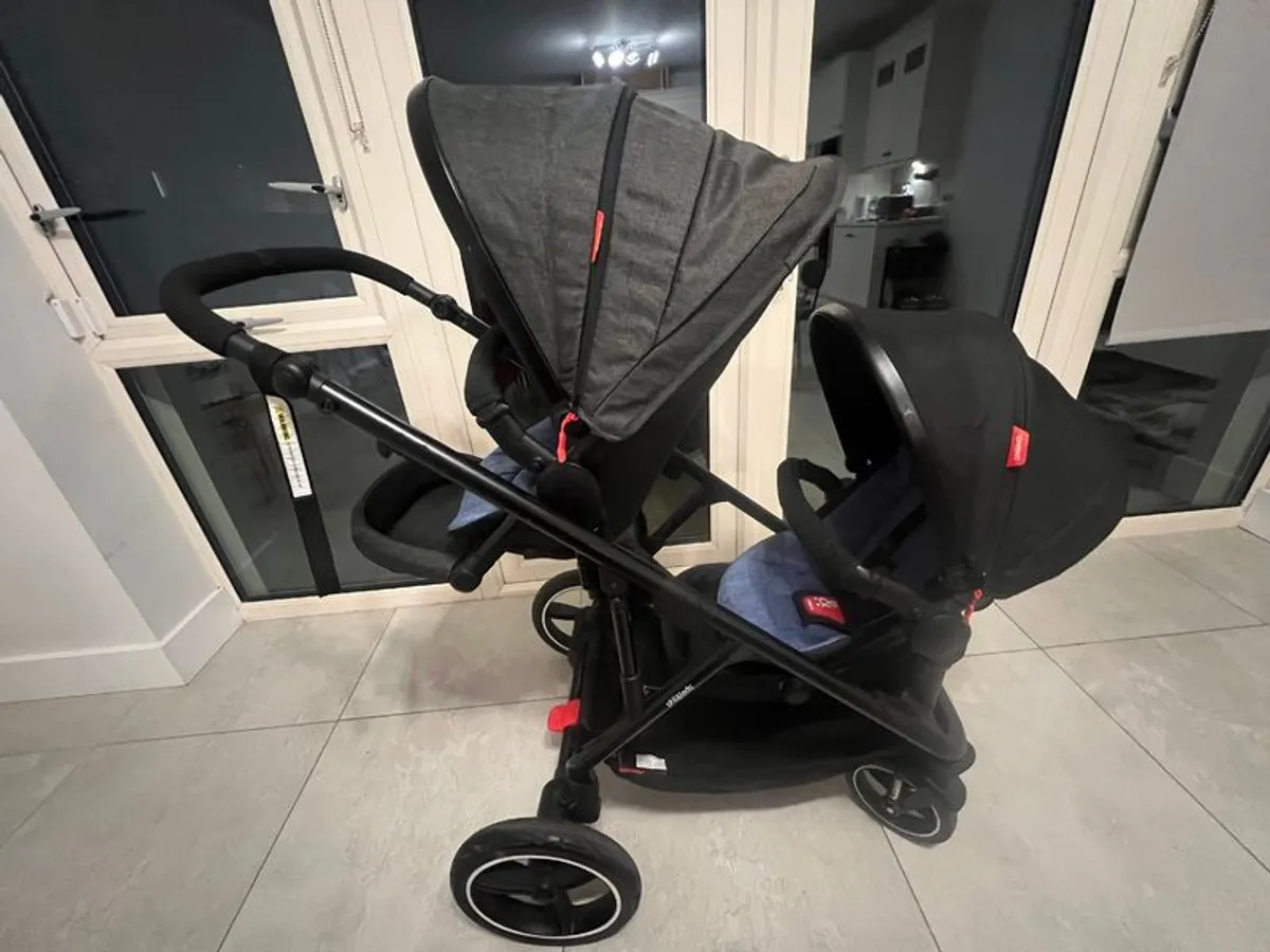 Phil & Teds Voyager Twin Buggy Great Condition - Image 1