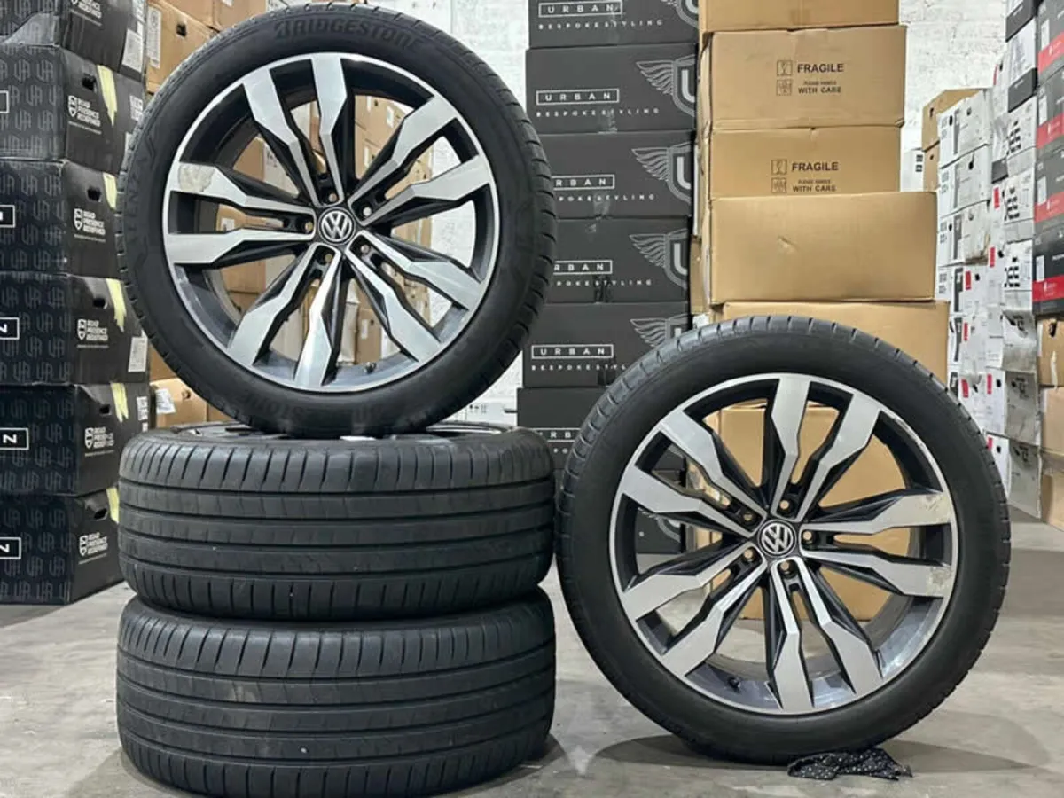 21" Genuine VW TOUAREG SUZUKA Wheels & BRIDGESTONE - Image 1