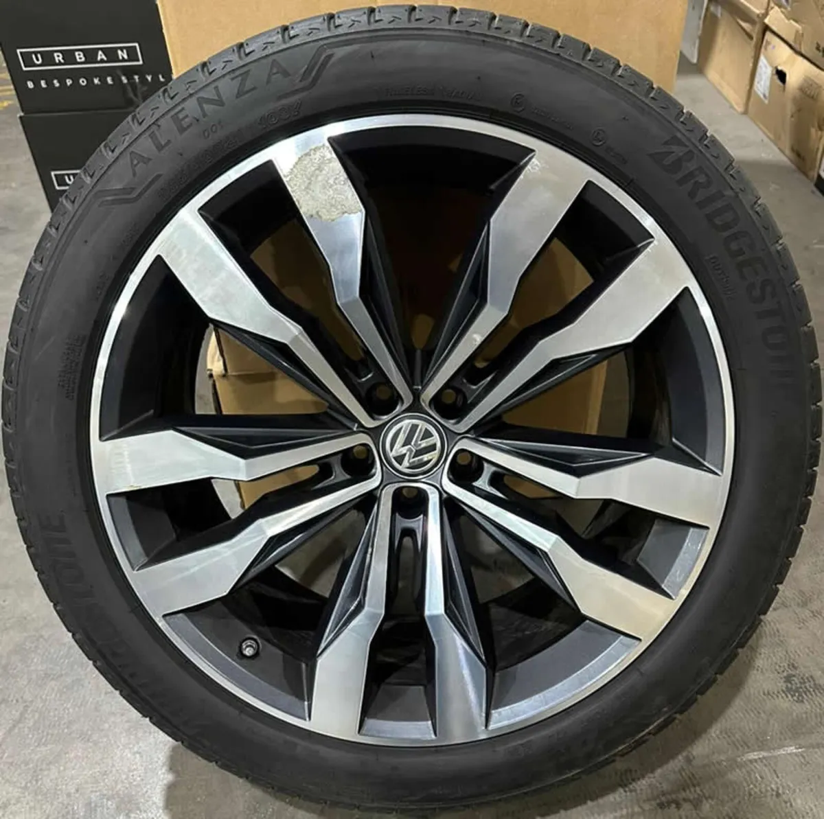 21" Genuine VW TOUAREG SUZUKA Wheels & BRIDGESTONE - Image 4