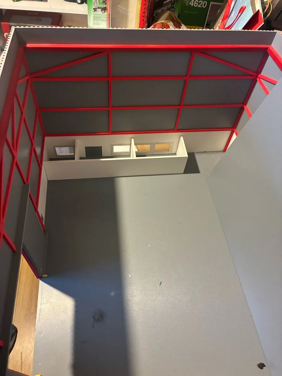 Farm garage 1:32 scale - Image 4