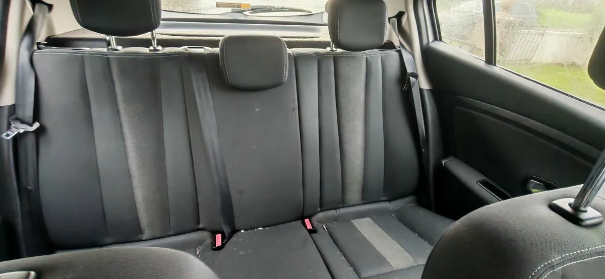 Renault megane 1.5 cdi - 2010 - Image 4