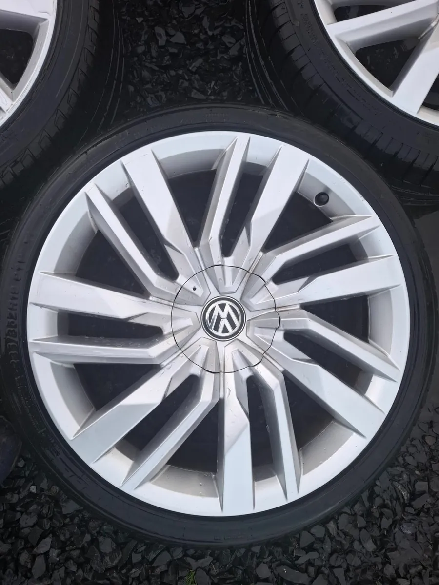 19" Genuine Vw Alloys with tyres - Image 2