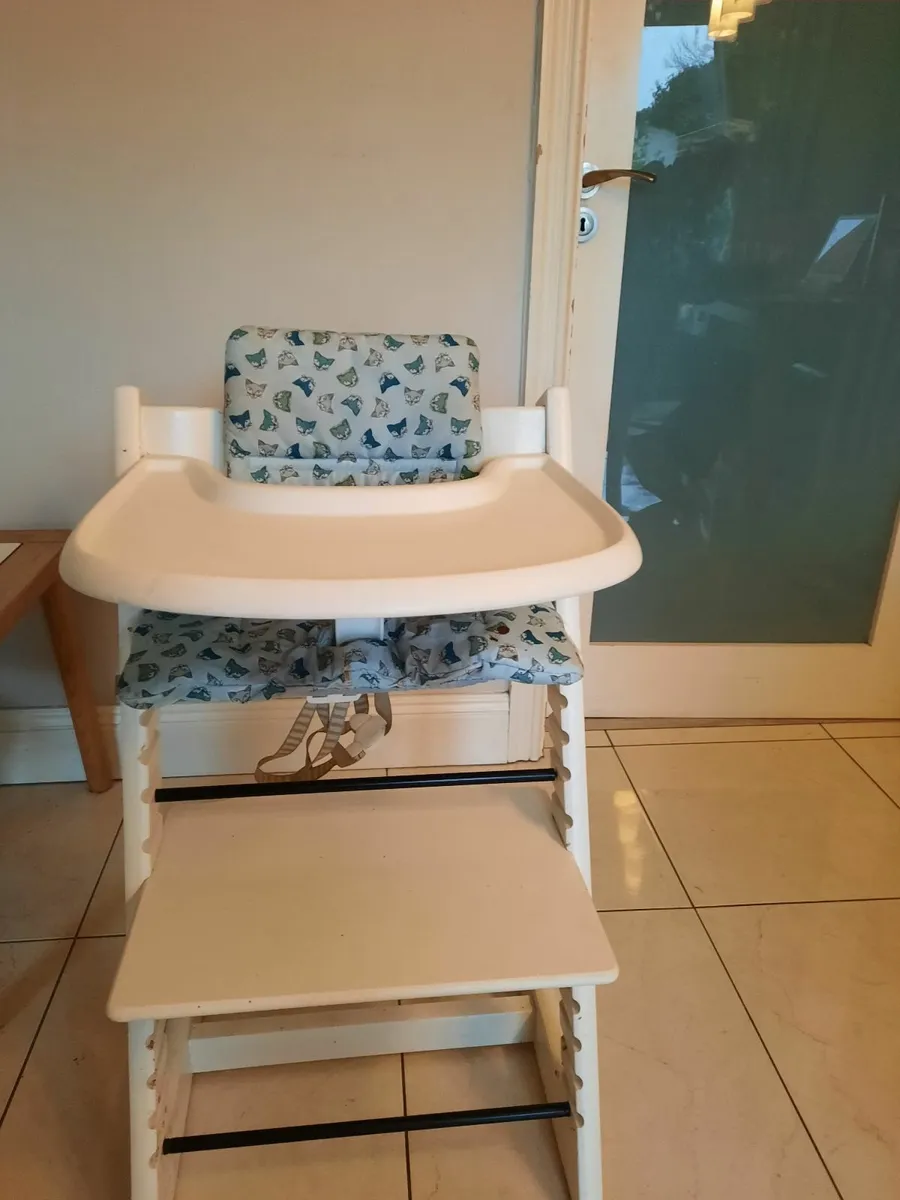 Baby high chair - Image 1