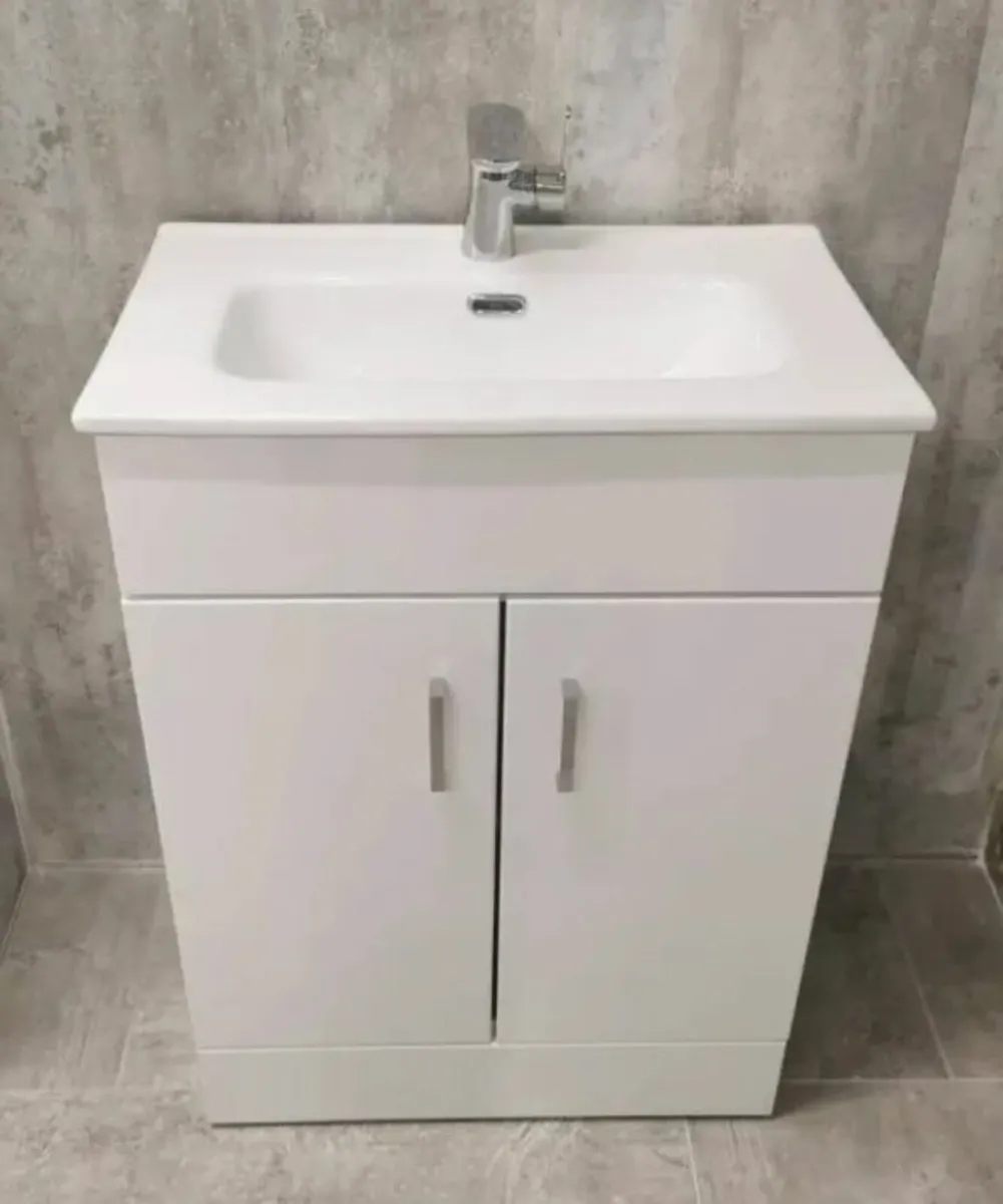 Nuie Freya with Luca Mirror and Vanity Unit Bundle - Image 4