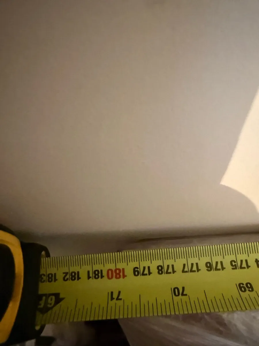 Solid wood extending dining table - Image 3