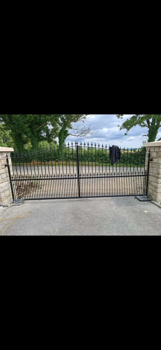Gates - Image 2