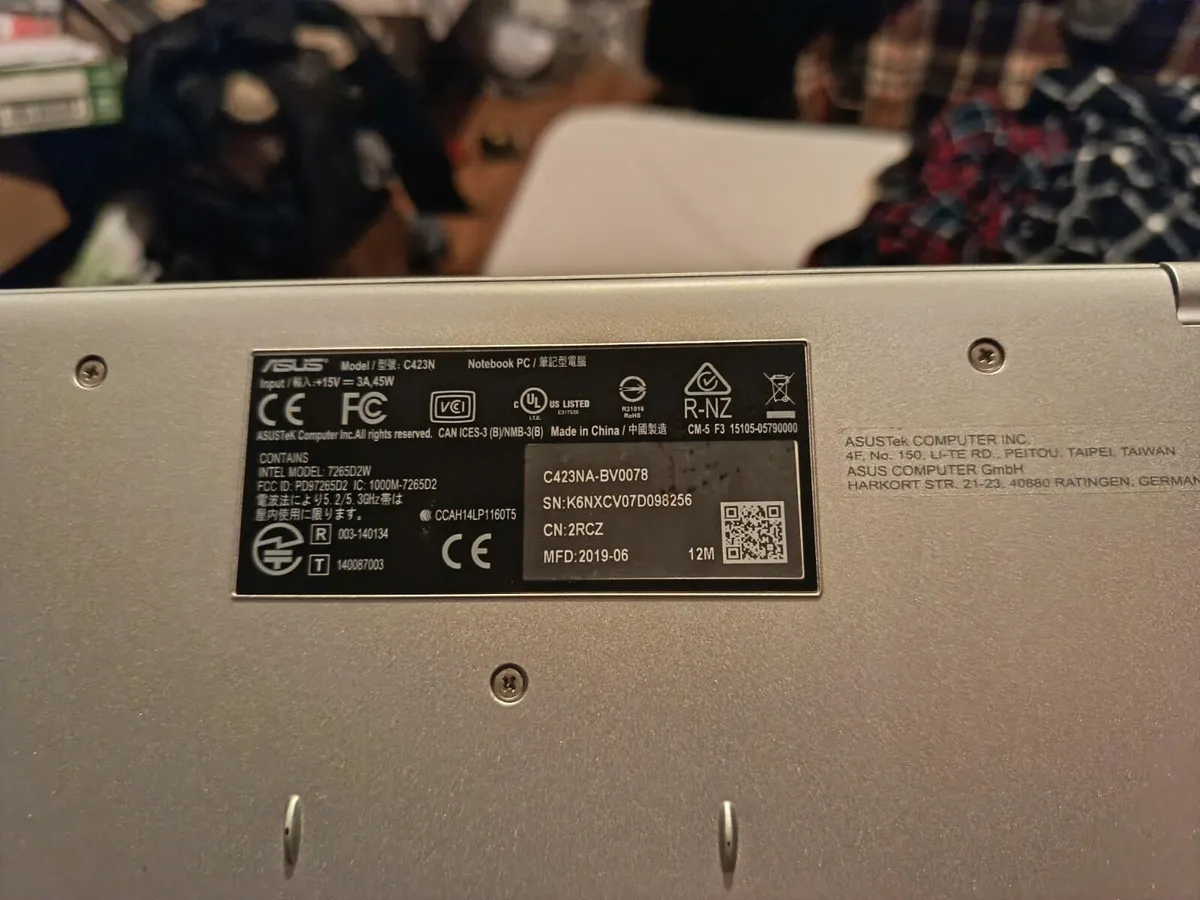 Asus chromebook - Image 1