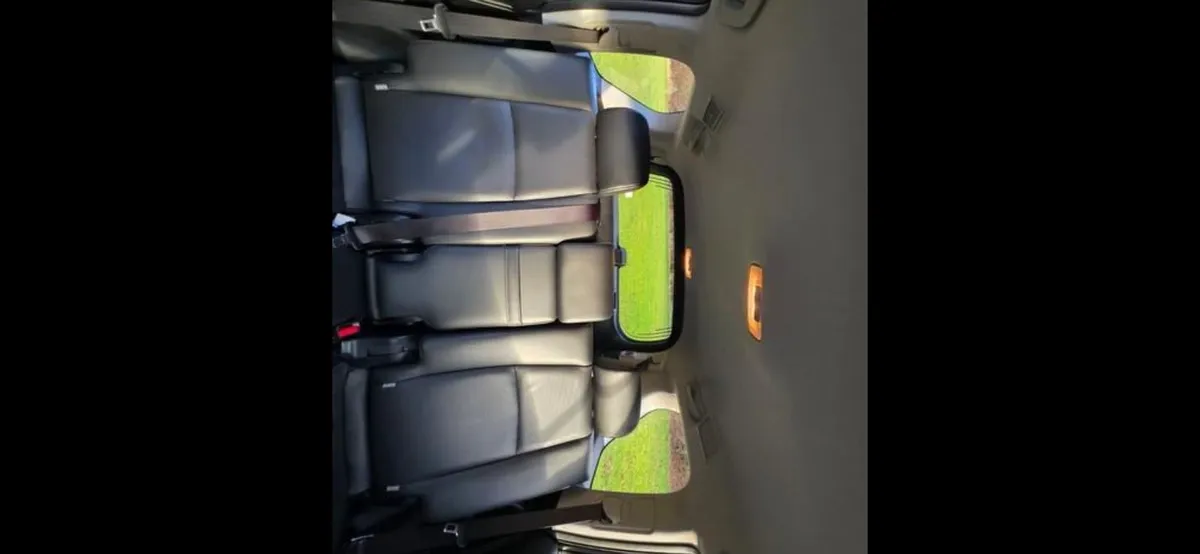 Land cruiser seats wanted - Image 2