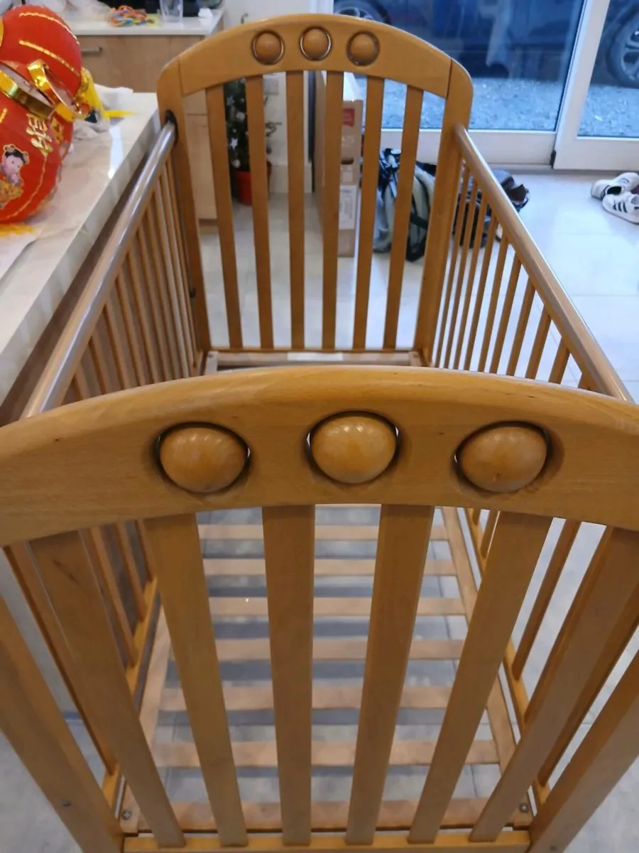 Mama and Papa's Cot - Image 2