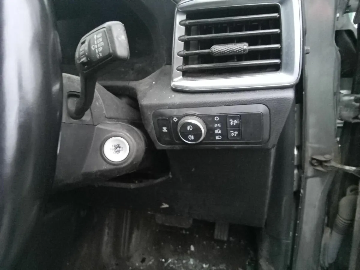 2023 VOLKSWAGEN AMAROK FOR SALE £21,500 +VAT ONO - Image 3