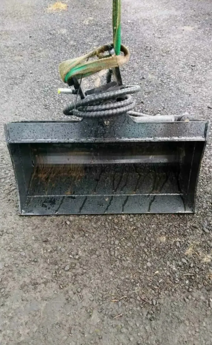 3 TON EXCAVATOR HYDRAULIC TILT BUCKET - Image 4