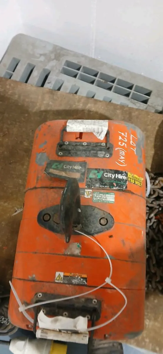 2 Ton chain lift - Image 2