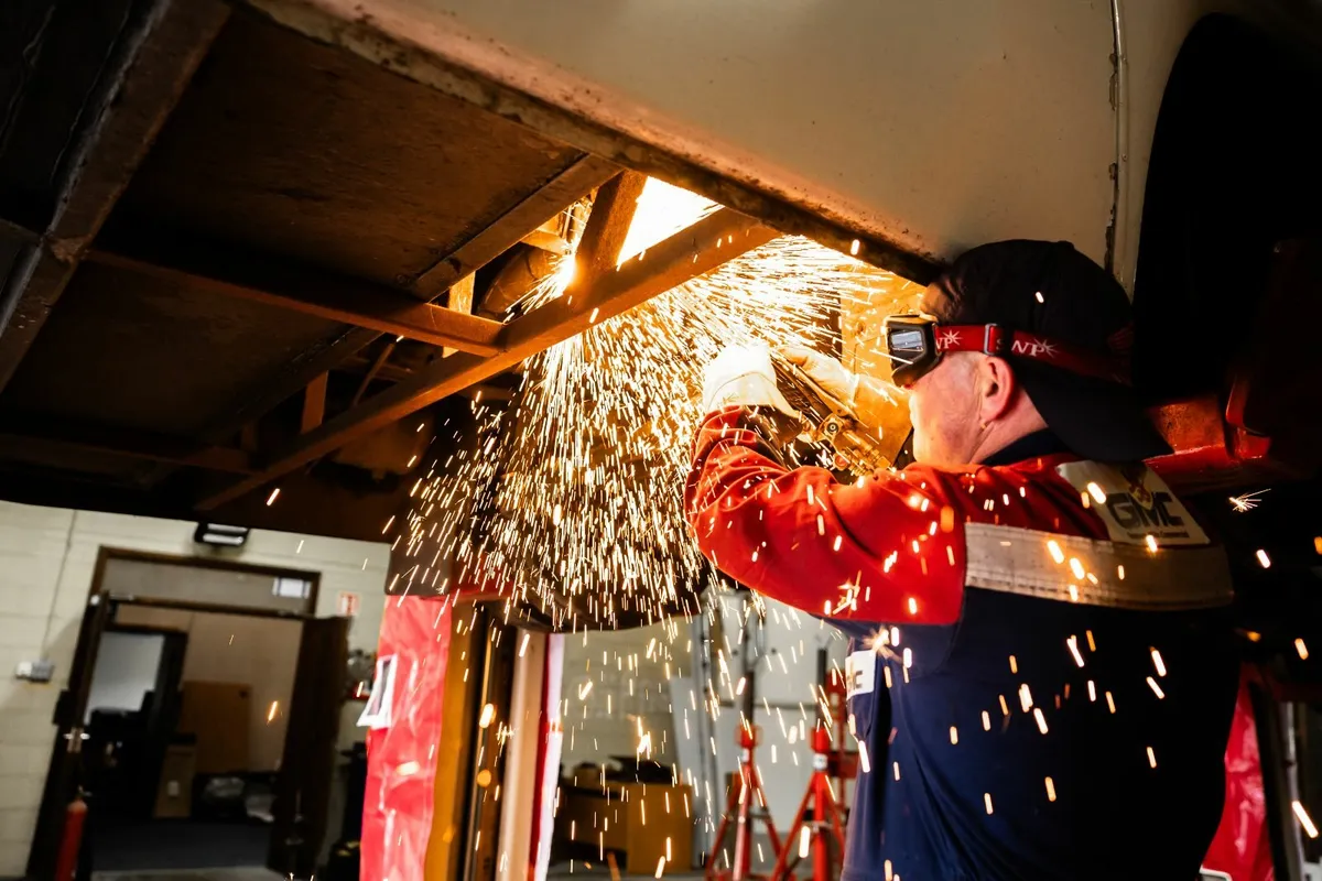 Bus and Coach repair - Image 4