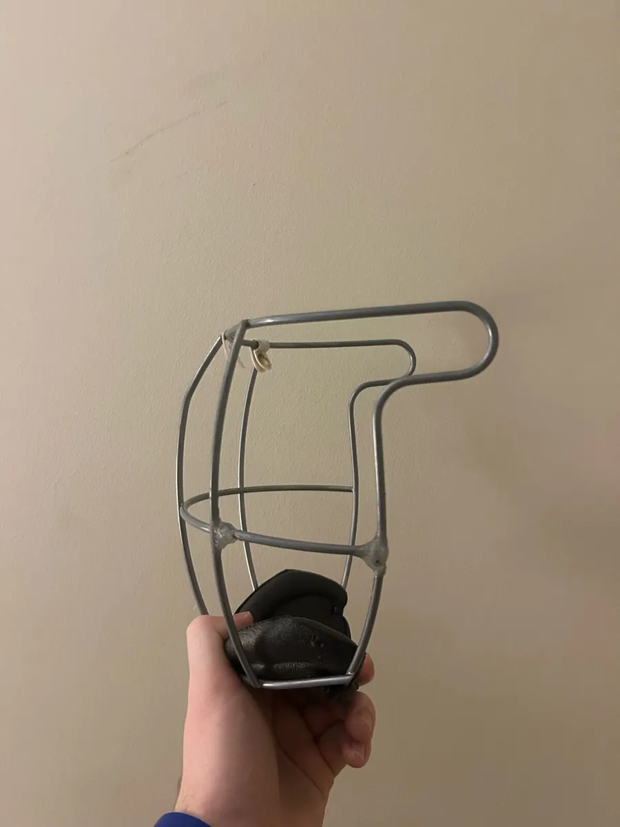 Oldstyle long loop faceguard - Image 2