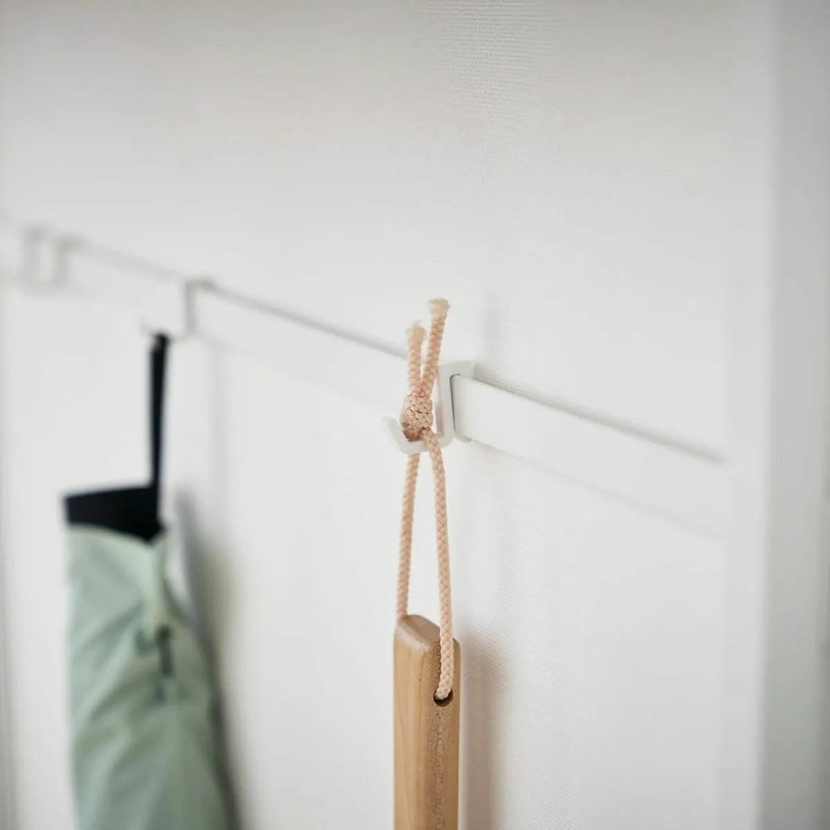 TOWER Console Table White Steel/Wood Minimalist - Image 2