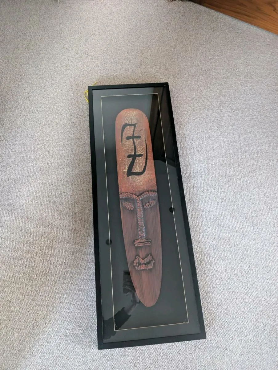 Framed hand-carved wooden tribal mask - Image 1