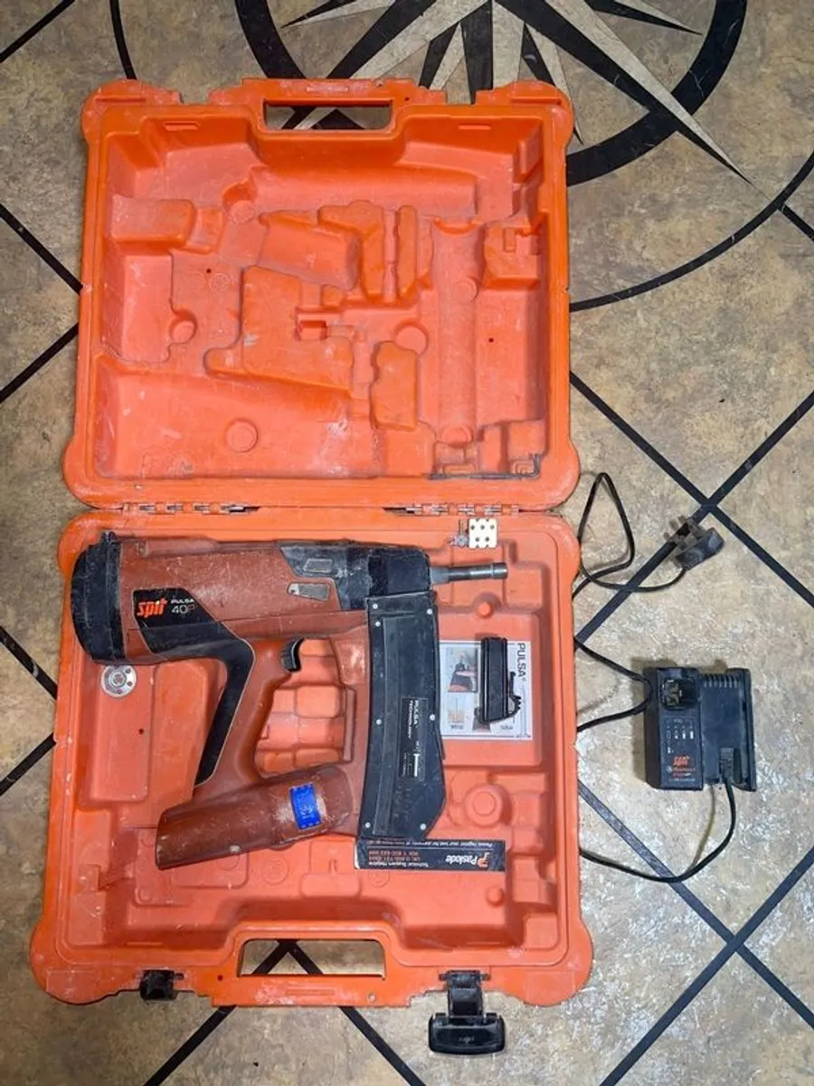 Bundle of Tools - Image 1