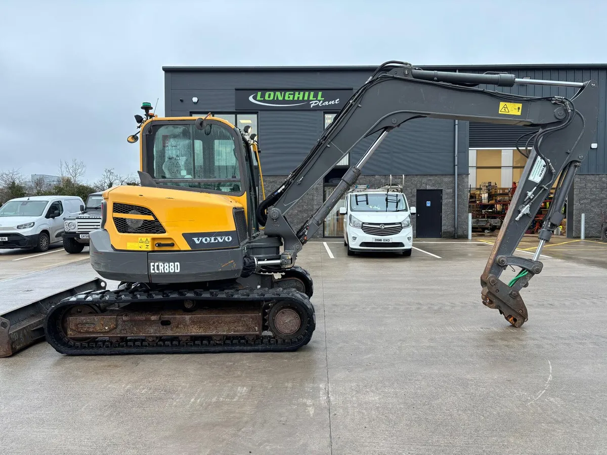 VOLVO 8 TON EXCAVATOR ECR88D - Image 4