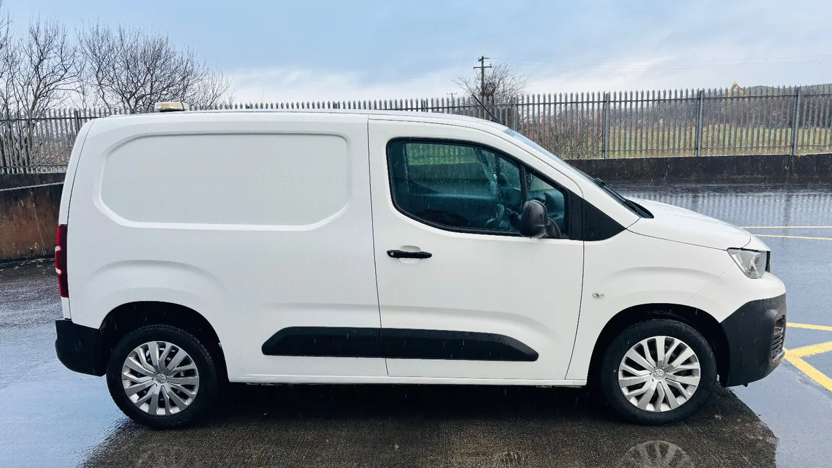 201 Peugeot Partner 1.6 100bhp Pro €9,450 + VAT - Image 4