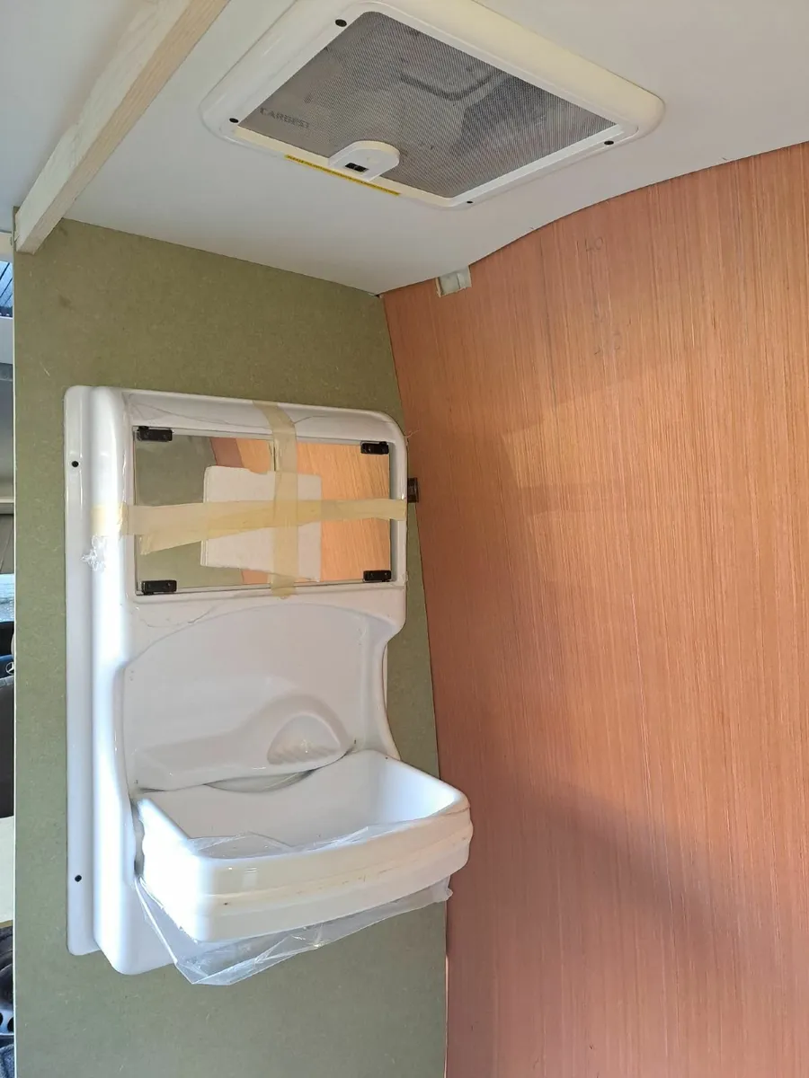 Mercedes-Benz Sprinter 2015 - Image 2