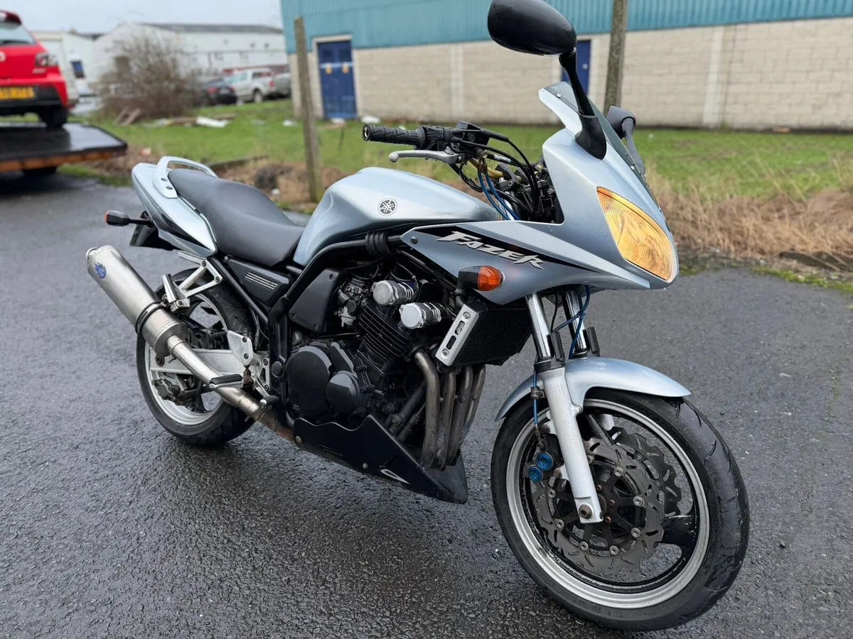 2004 Yamaha Fazer 600 - Image 2