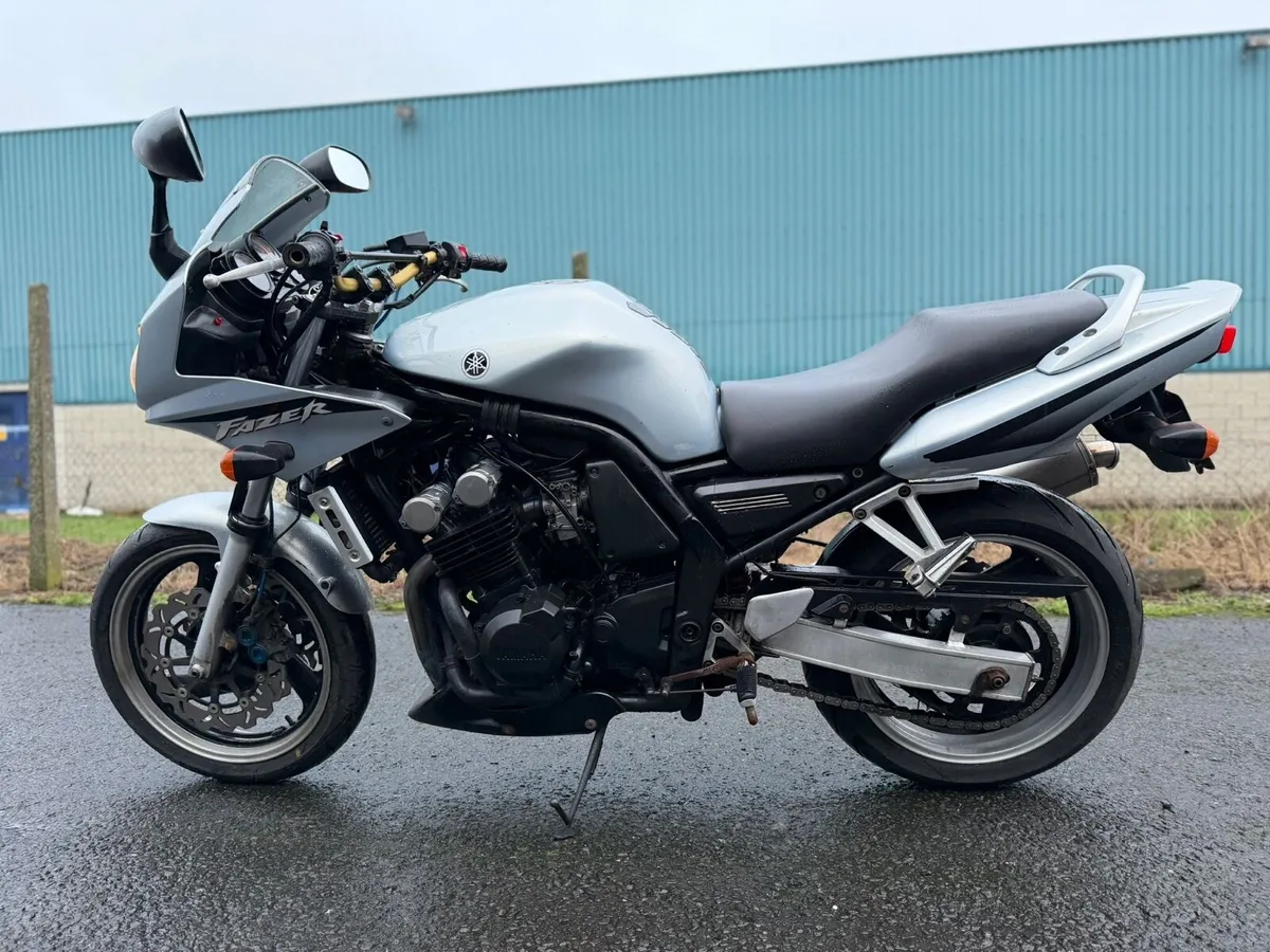 2004 Yamaha Fazer 600 - Image 4