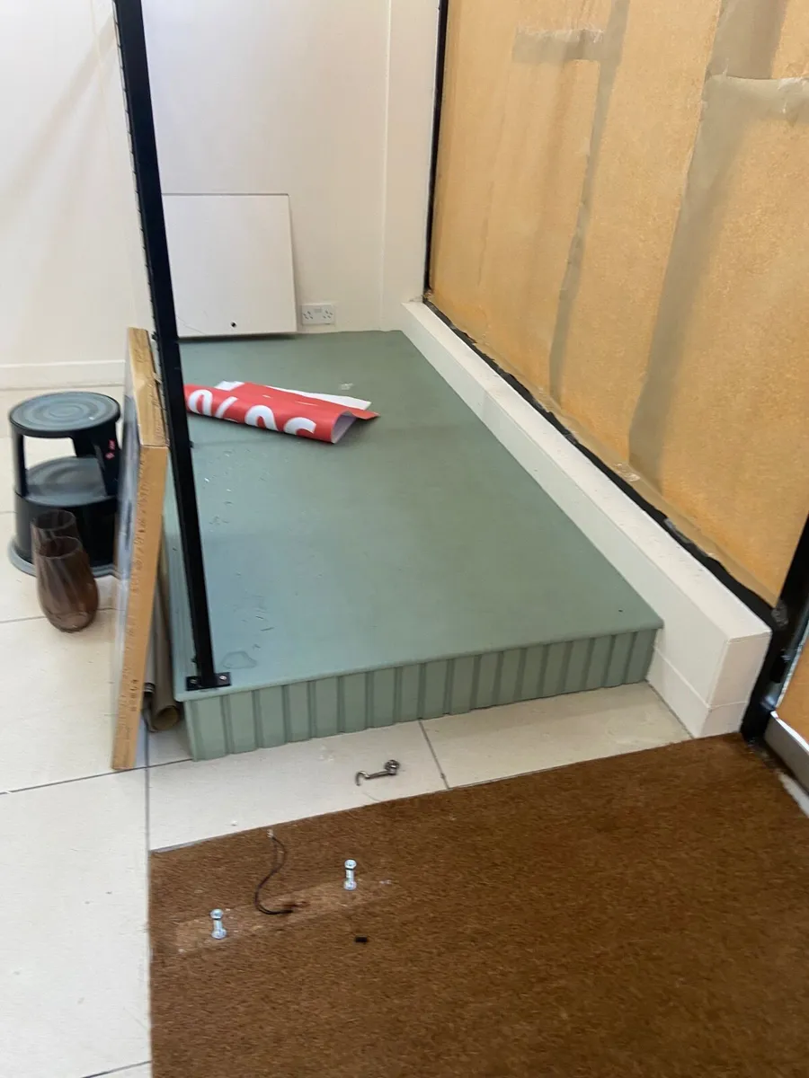 Shop fittings - Image 4