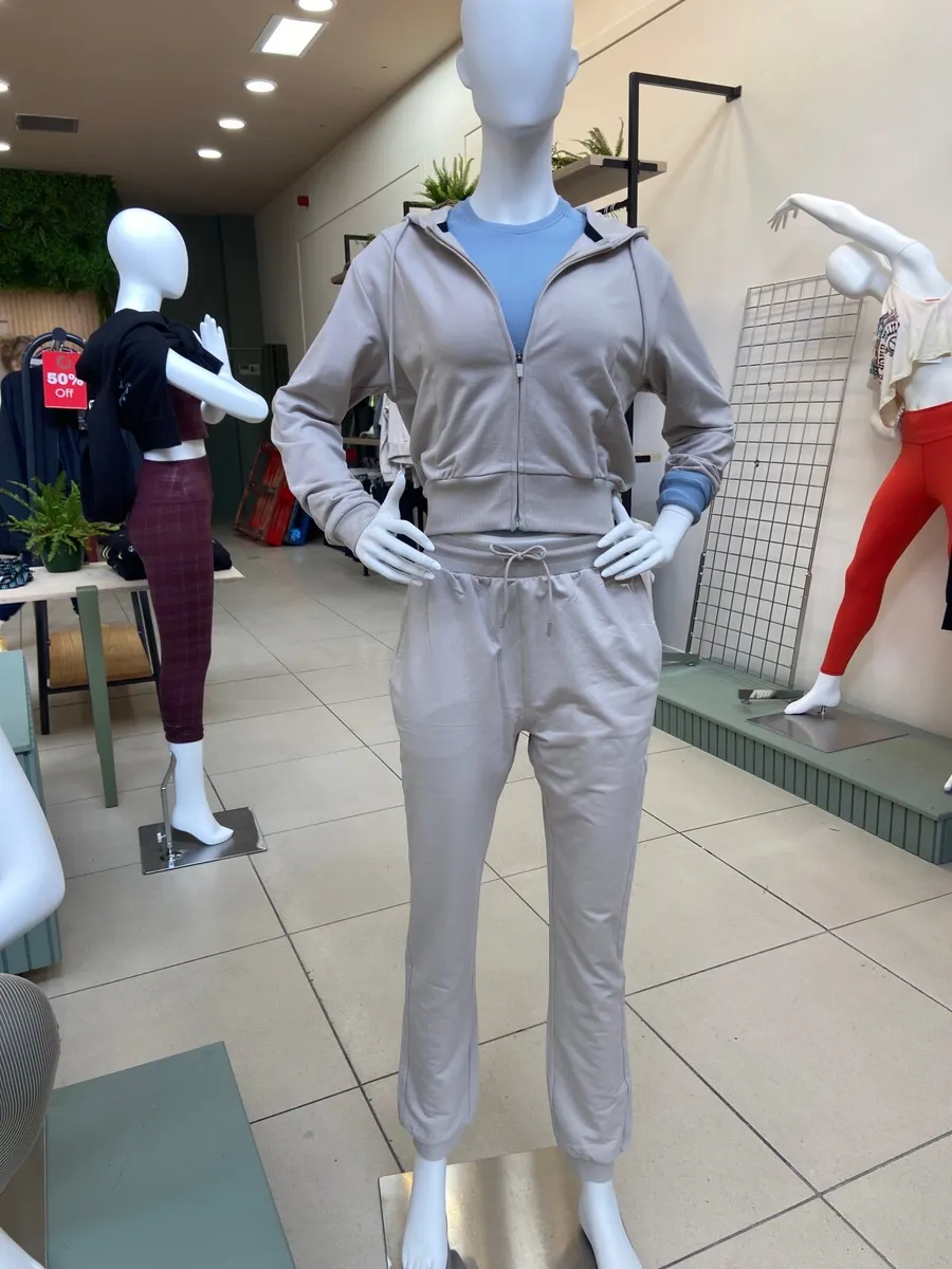 Shop fittings - Image 1