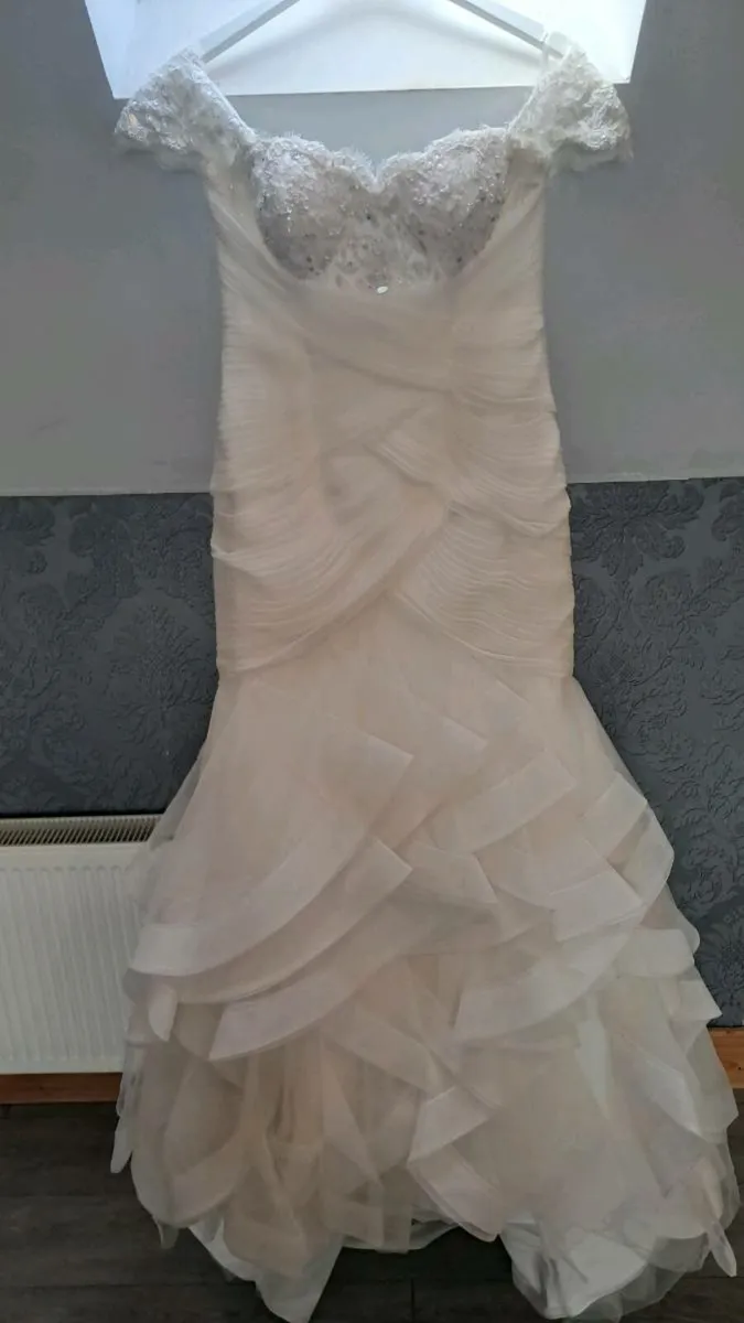 Wedding dress - Image 1