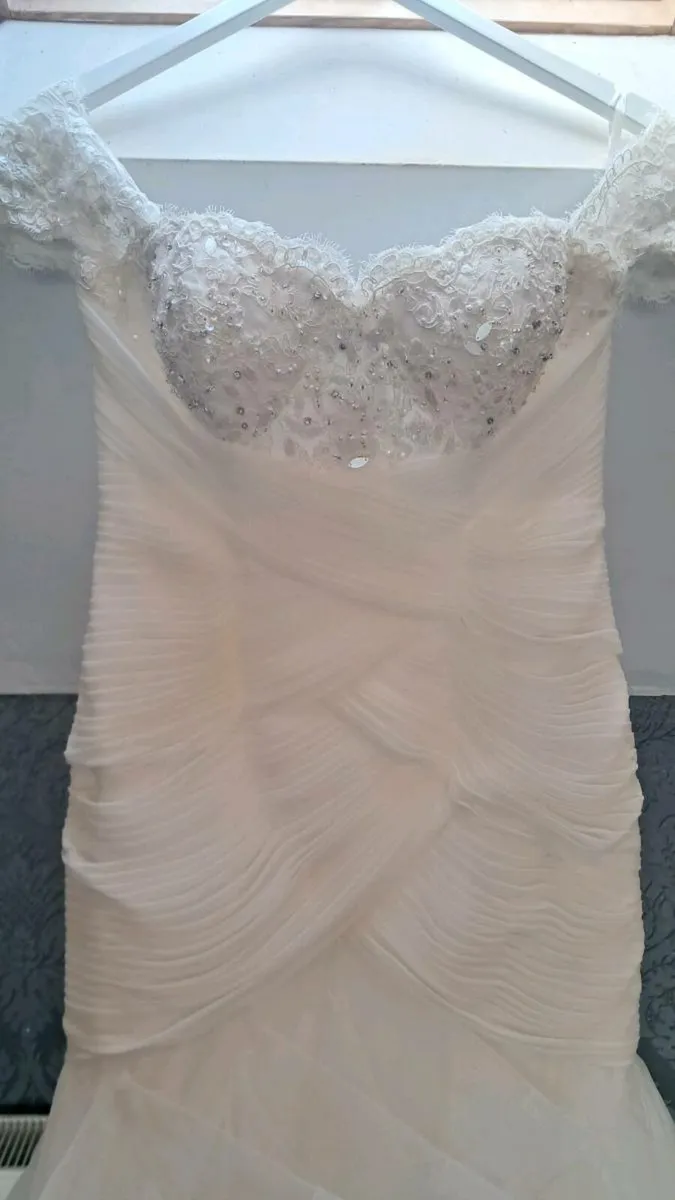 Wedding dress - Image 2