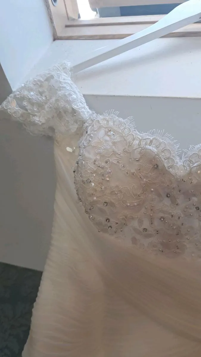 Wedding dress - Image 4