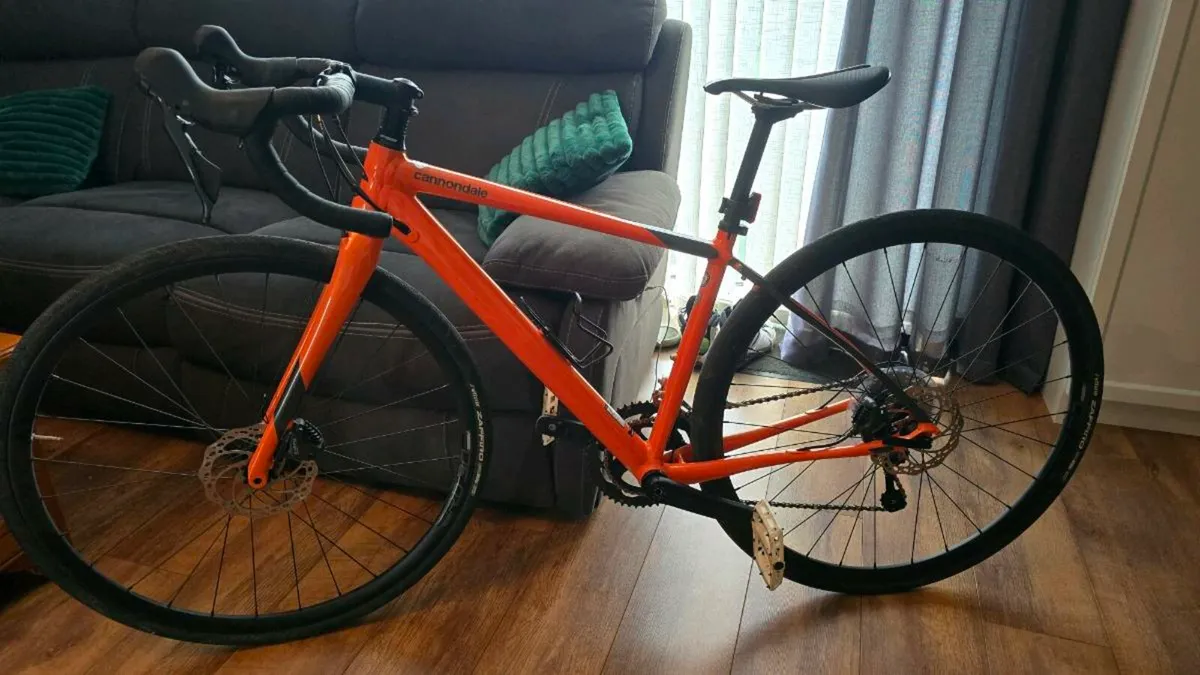 Cannondale Synapse Road Bike Tiagra 48 - Image 2