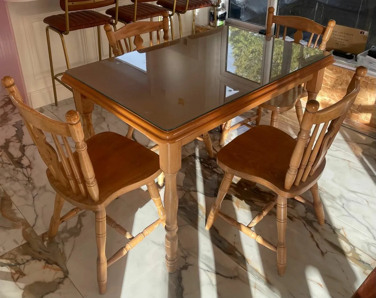 Table and Chairs - Image 1