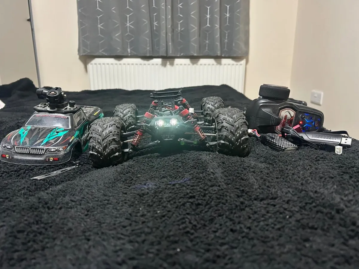 Toy racer car - Image 1