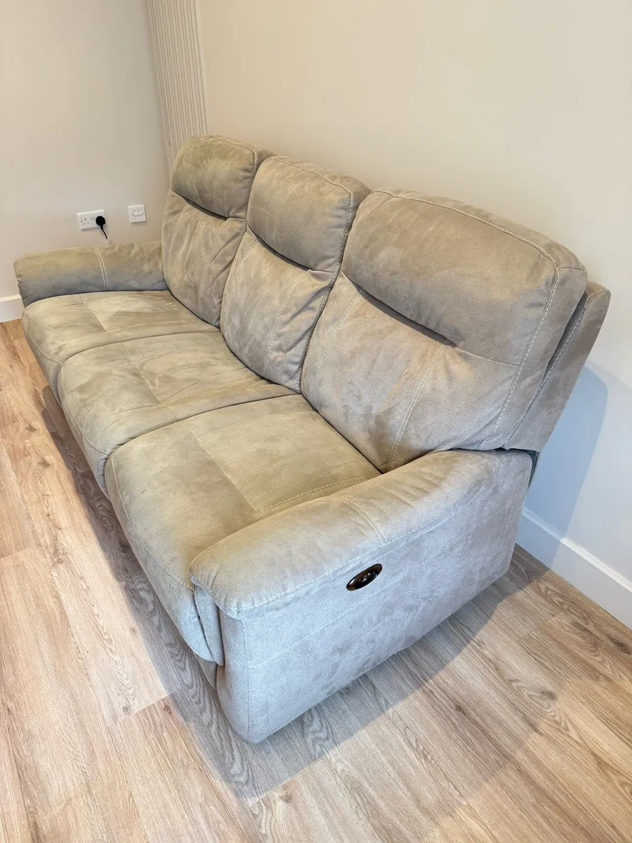 3 Seater sofa power recliner dfs sofa - Image 4