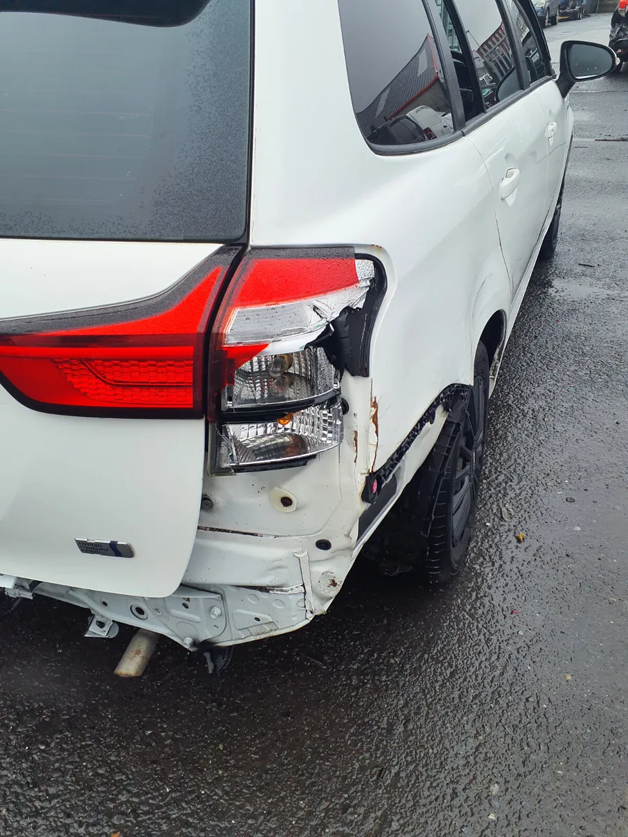 Toyota Corolla estate 1.5 hybrid - Image 4