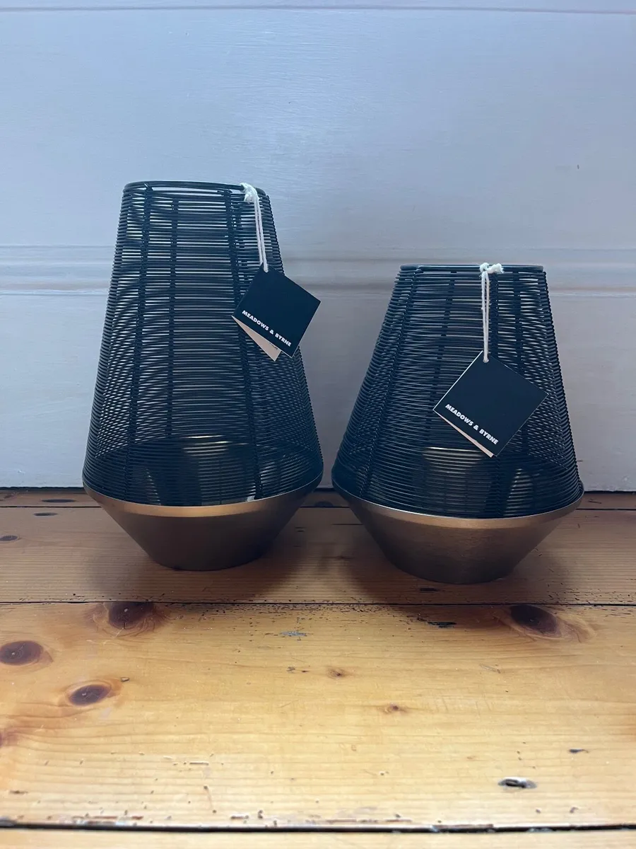 Hurricane lamps - Image 1