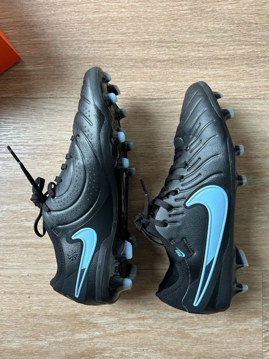 Nike Tiempo Boots - Image 4