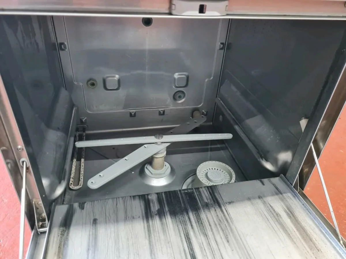 Hobart Ecomax Dishwasher - Image 3