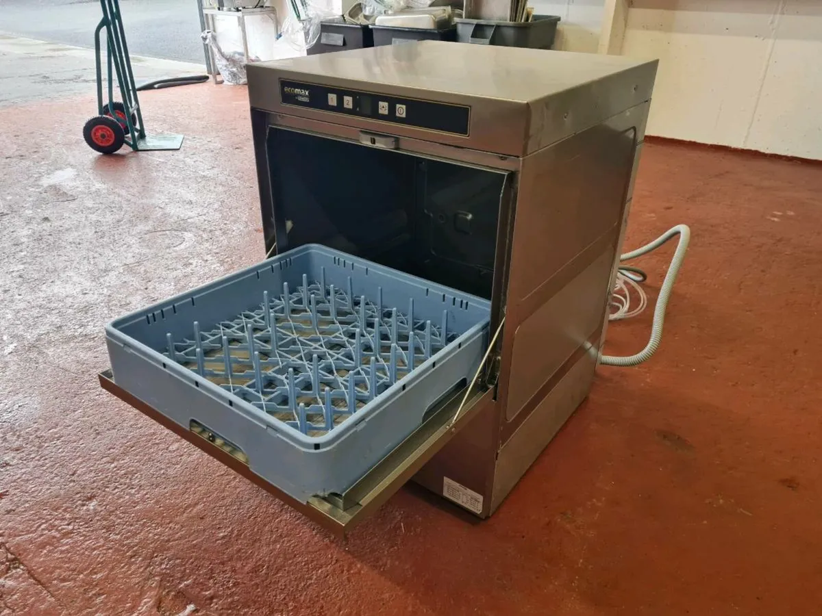 Hobart Ecomax Dishwasher - Image 4