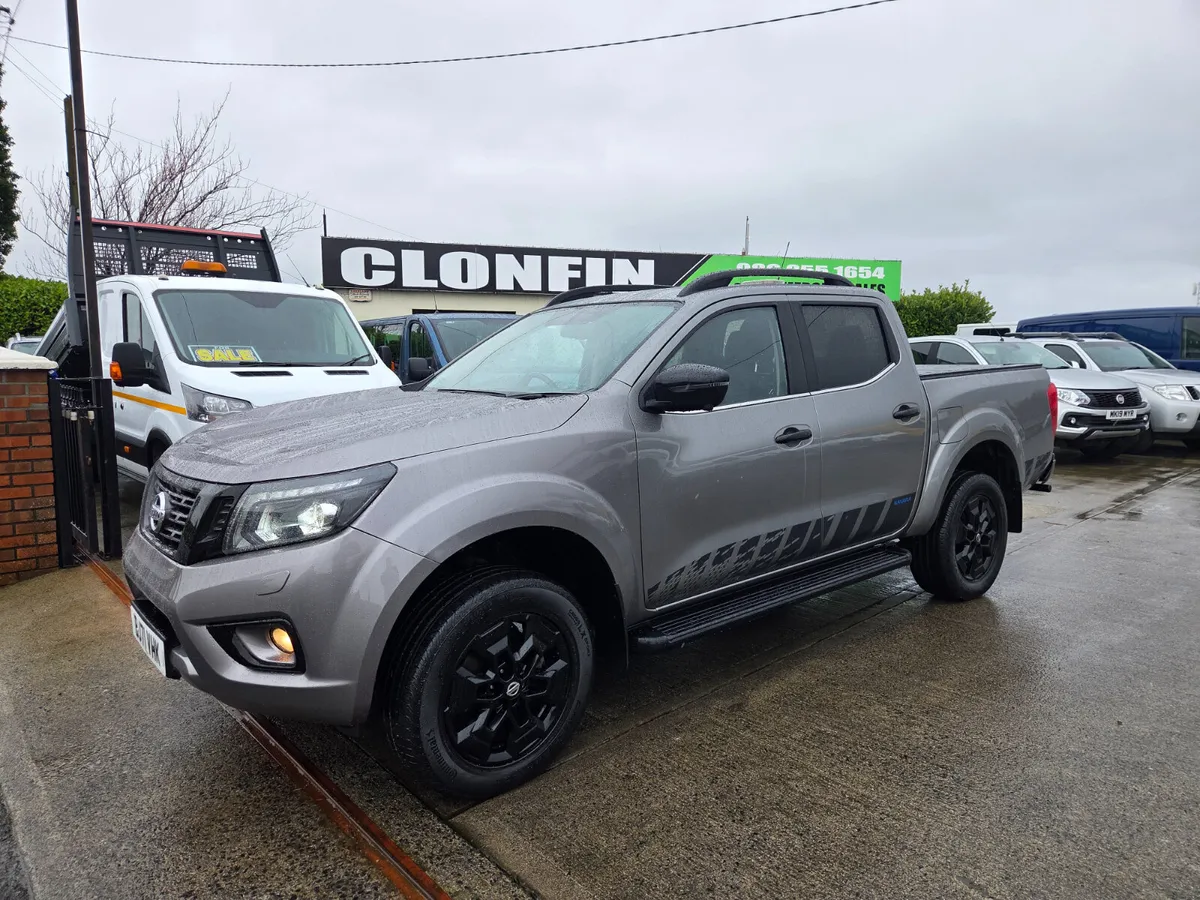 NISSAN NAVARA CREWCAB TOP SPEC - Image 1