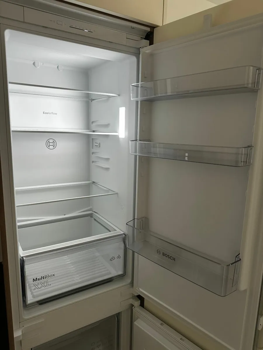 Bosch Series 2 Built-in Fridge-Freezer(1 year old) - Image 4