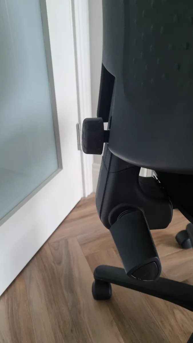 Office Chair - Image 2
