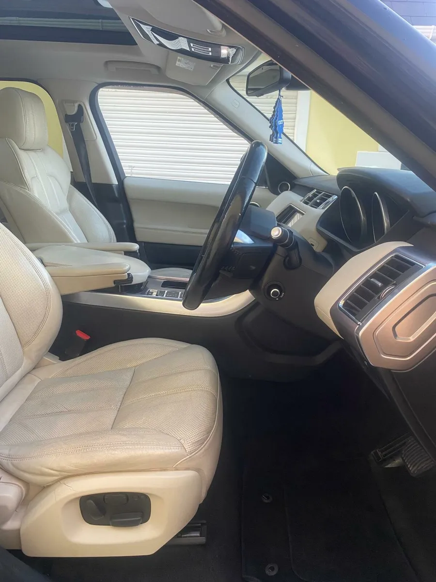 Range Rover Sports - Image 4