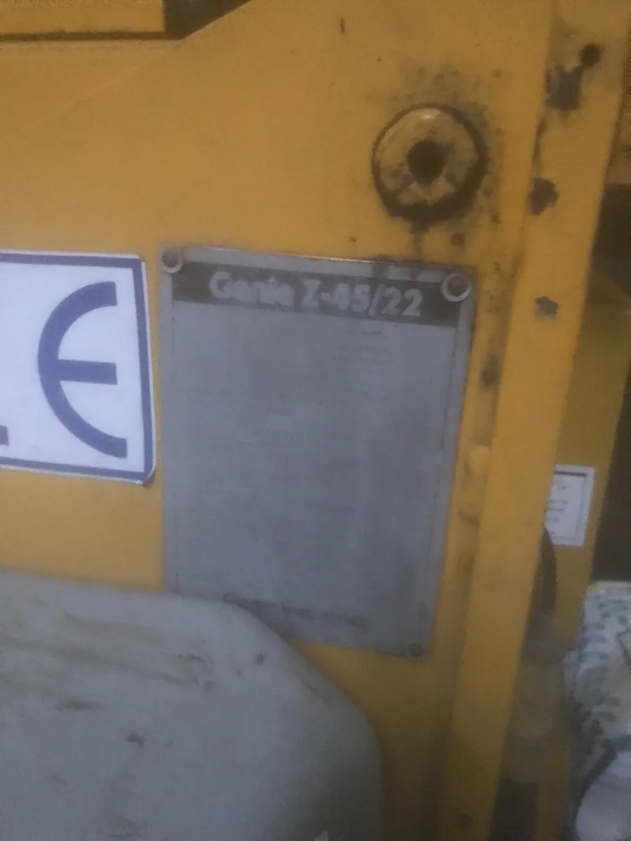 Cherry picker - Image 2